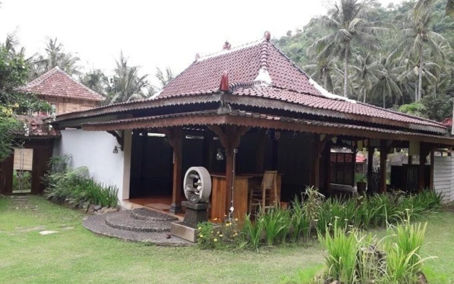 Gypsea Yoga Eco Retreat