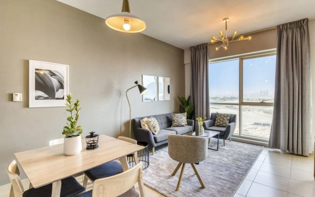 Spectacular Apartment in The Views