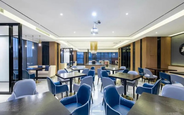 Отель Crystal Orange Hotel Nantong Xinghu 101 Square