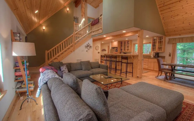 Knotty Pine Retreat 3 Bedroom Home