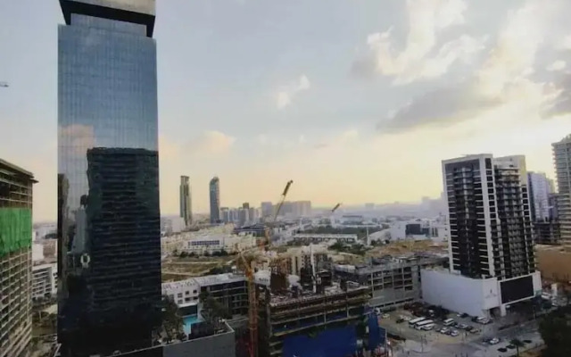 Stunning 1B With Balcony & City View - dubai