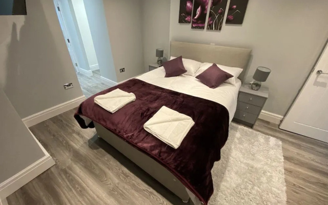 Edward Place Luxury Hot Tub Apartments