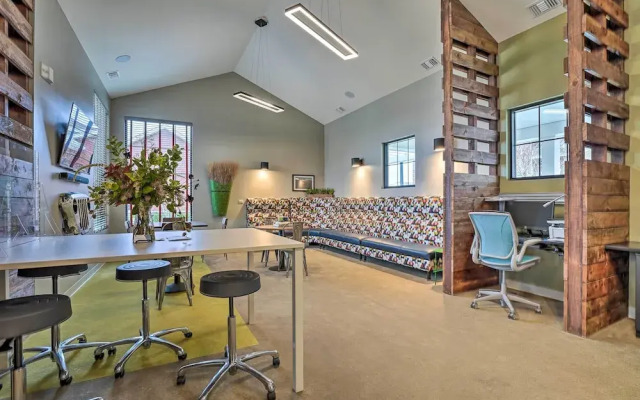 Modern Townhome 4 Mi to Downtown Frederick!