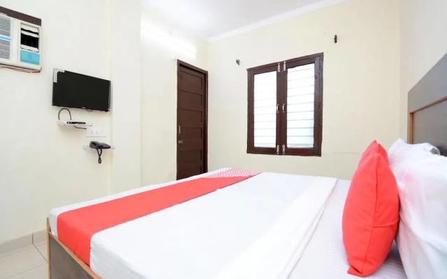 Oyo 30943 Hotel Tourist