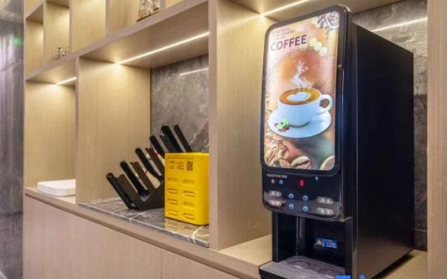 Lefe Bank Hotel