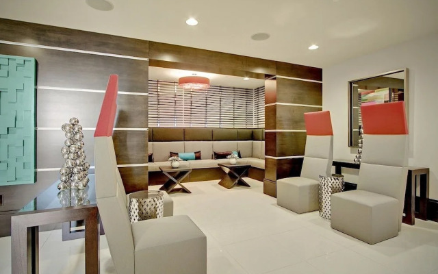 Belltown Pike Place Suites by Luxe Hubs