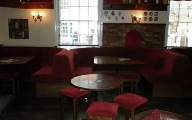 Dixie Arms