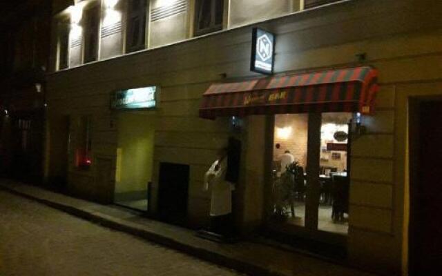 Отель Wroclov Hostel Польша, Вроцлав - отзывы, цены и фото номеров - забронировать отель Wroclov Hostel онлайн вид на фасад