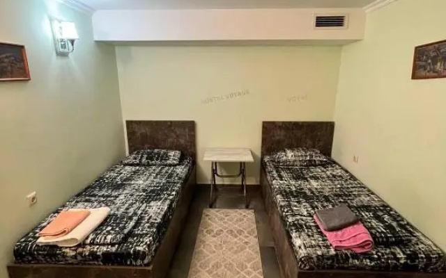 Standard Twin room (twin beds) · Voyage Hostel — photo 3