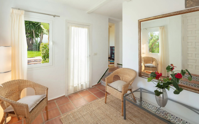 Large Luxury Family Villa 500m From Beach