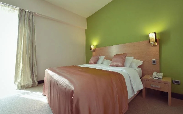 City Hotel