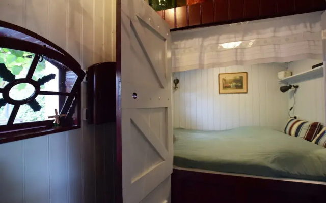Cottage Near Bourtange With Hot Tub