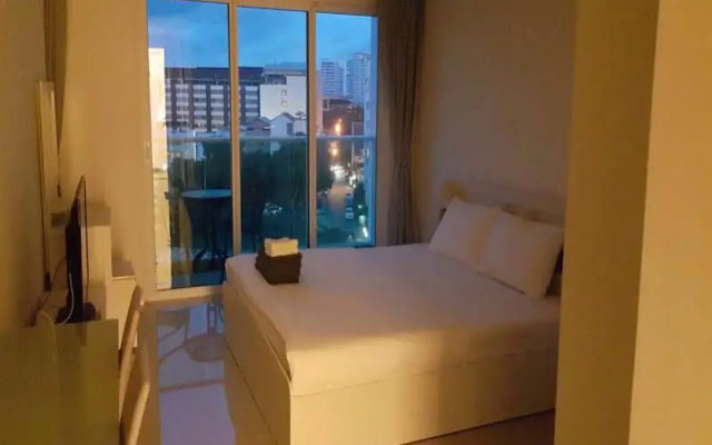 Luxury Cosy Beach View Condominium
