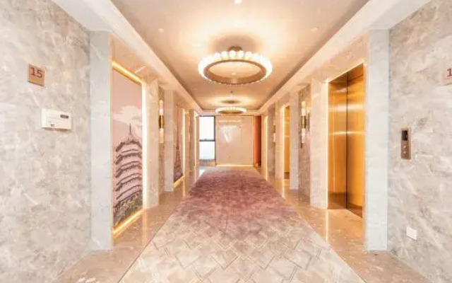 Mercure Hotel Xinyangdong Railway Station