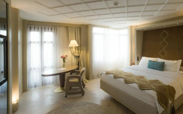 Mega Residence Hotel