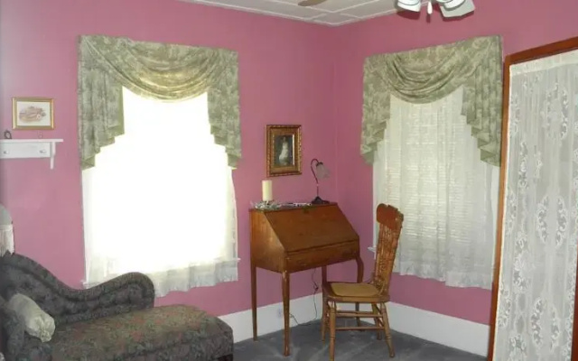 Somewhere Inn Time Bed & Breakfast