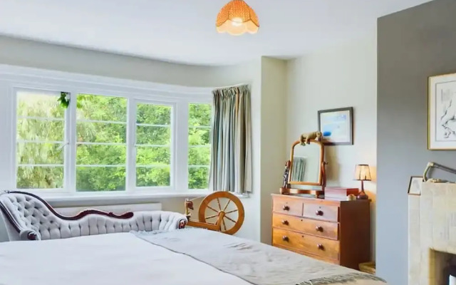 The Timbers Eco-luxe Home With Yoga Cabin