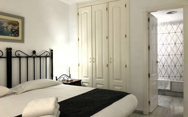 2 Bedroom Close to the Pool F-4