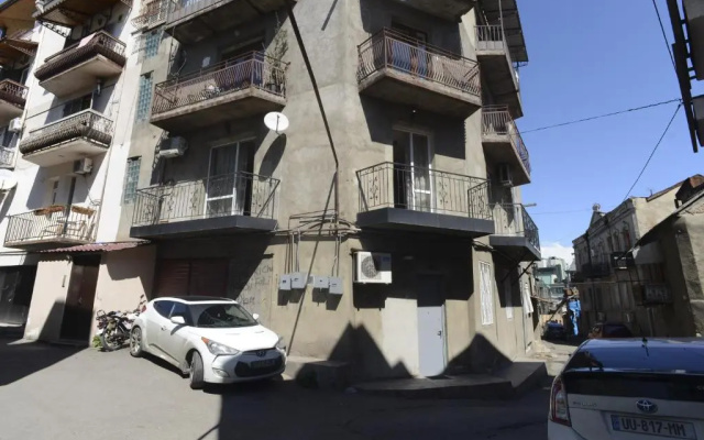 Teo's Apart N1