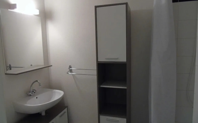 Lou Services Apartment J11 LSI 001
