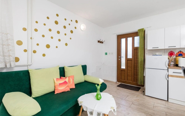 Beautiful Apartment in Mali Losinj With Wifi