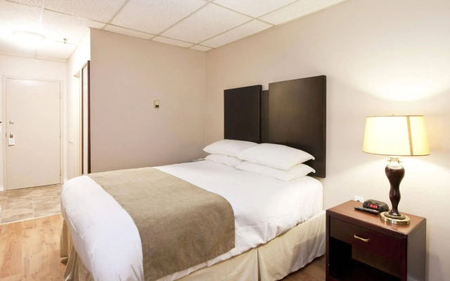 Provost Motor Inn