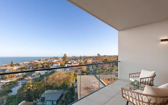 Modern 1-bed With Tamarama Beach Views