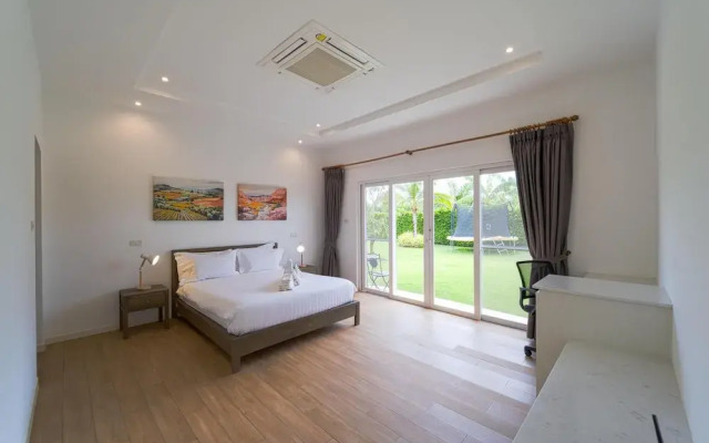 TropicalFamilyVilla w Pool&Garden ML103