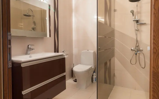 FM Luxury 2-BDR Apartment - Rocky House