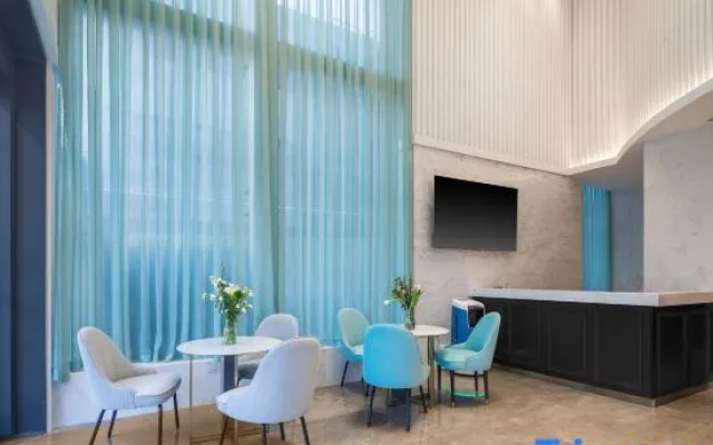 XANA Deluxe Hotel (Zhengzhou Bodou Xinxiang Wenmiao Subway Station)