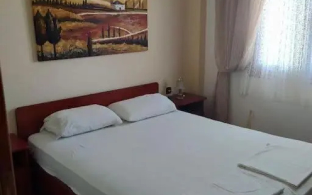 Villa Litsa! Quiet place, beautiful garden, near beach!