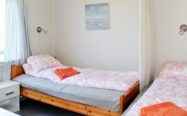 10 Person Holiday Home in Fjørtoft