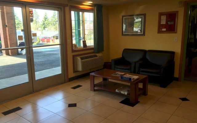 Basecamp Puyallup a Travelodge by Wyndham
