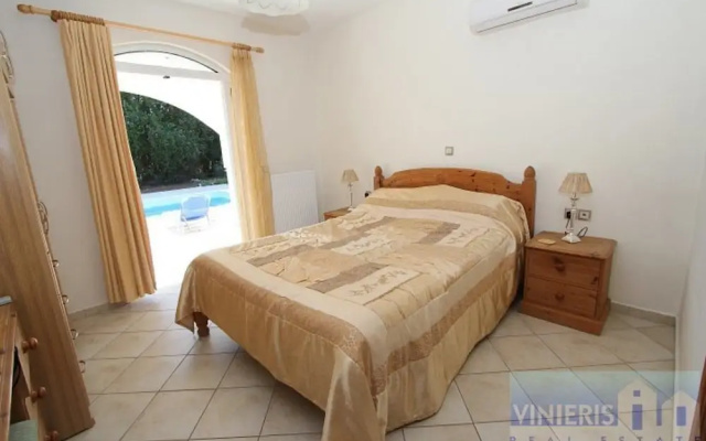 Spacious 5 Bed Villa With Pool in Kefalonia