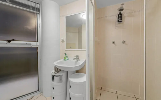 Stylish 3BR Oceanfront Stay by Mooloolaba Esp