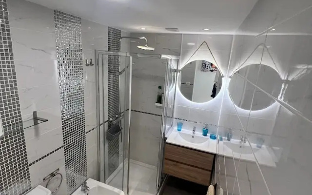 Oceanfront Condo in Playa las Americas With Sea Views