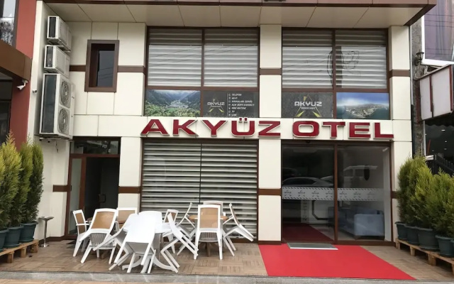Akyuz Rooming House
