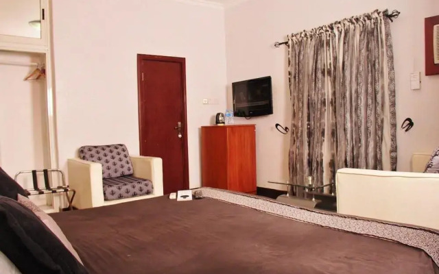 De-vine Plus Hotel and Suites
