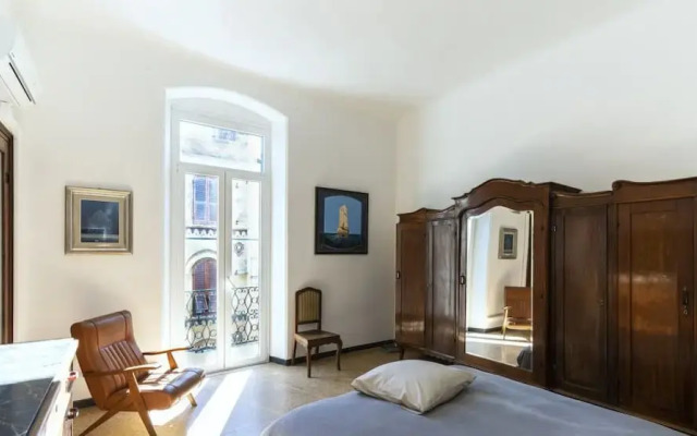 Exclusive Art Apartment