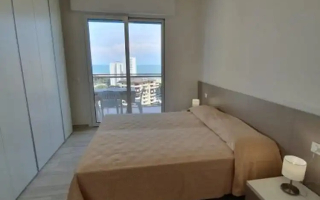 Ideal Getaway Apartment Near the Beach