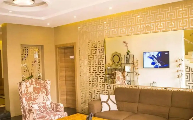 Iris Hotel