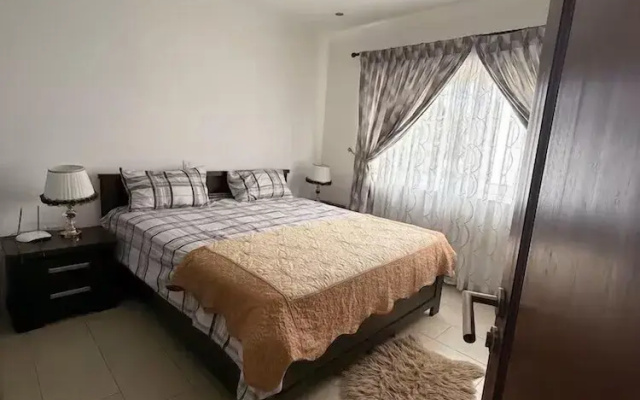 4BR Town House Cantonments. Pool. Garden