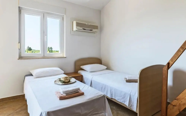 Amazing Apartment in Savudrija With 1 Bedrooms and Wifi
