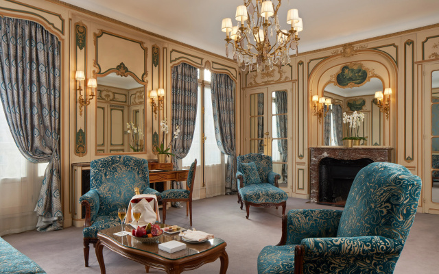 Hotel Raphael