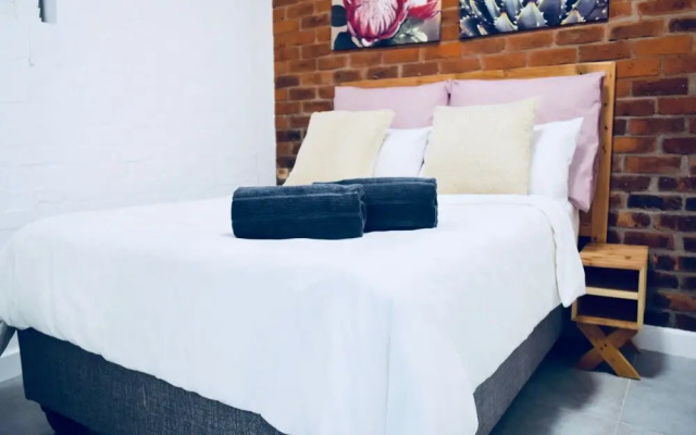1 Bedroom Apartment With Balcony in Woodstock