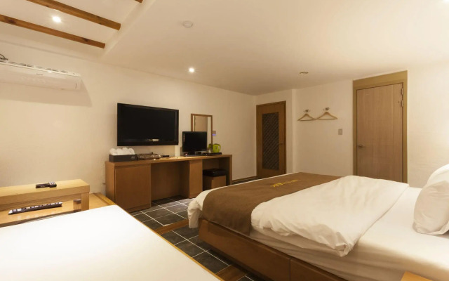 Hotel Leaders