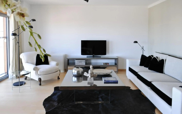 Panoramic Living