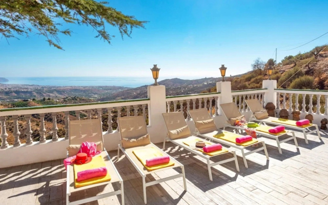 Villa Las Palomas by At Home Costa del Sol