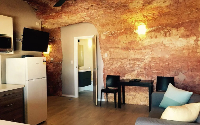 The Lookout Cave Underground Motel