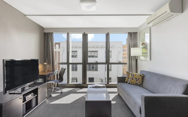 Meriton Serviced Apartments Adelaide Street